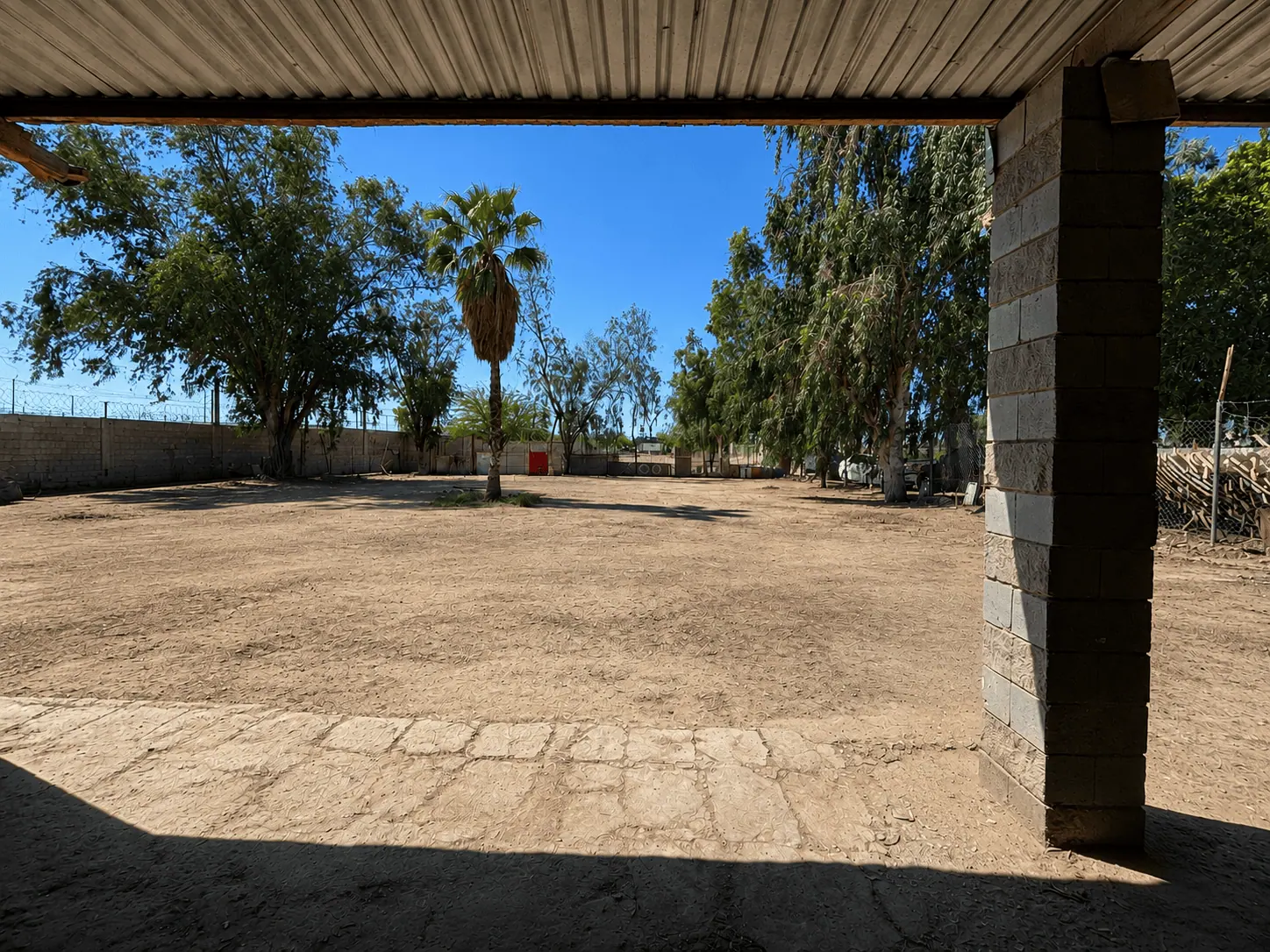 Terreno con Almacén en venta en Colonia Wisteria, Mexicali B.C.