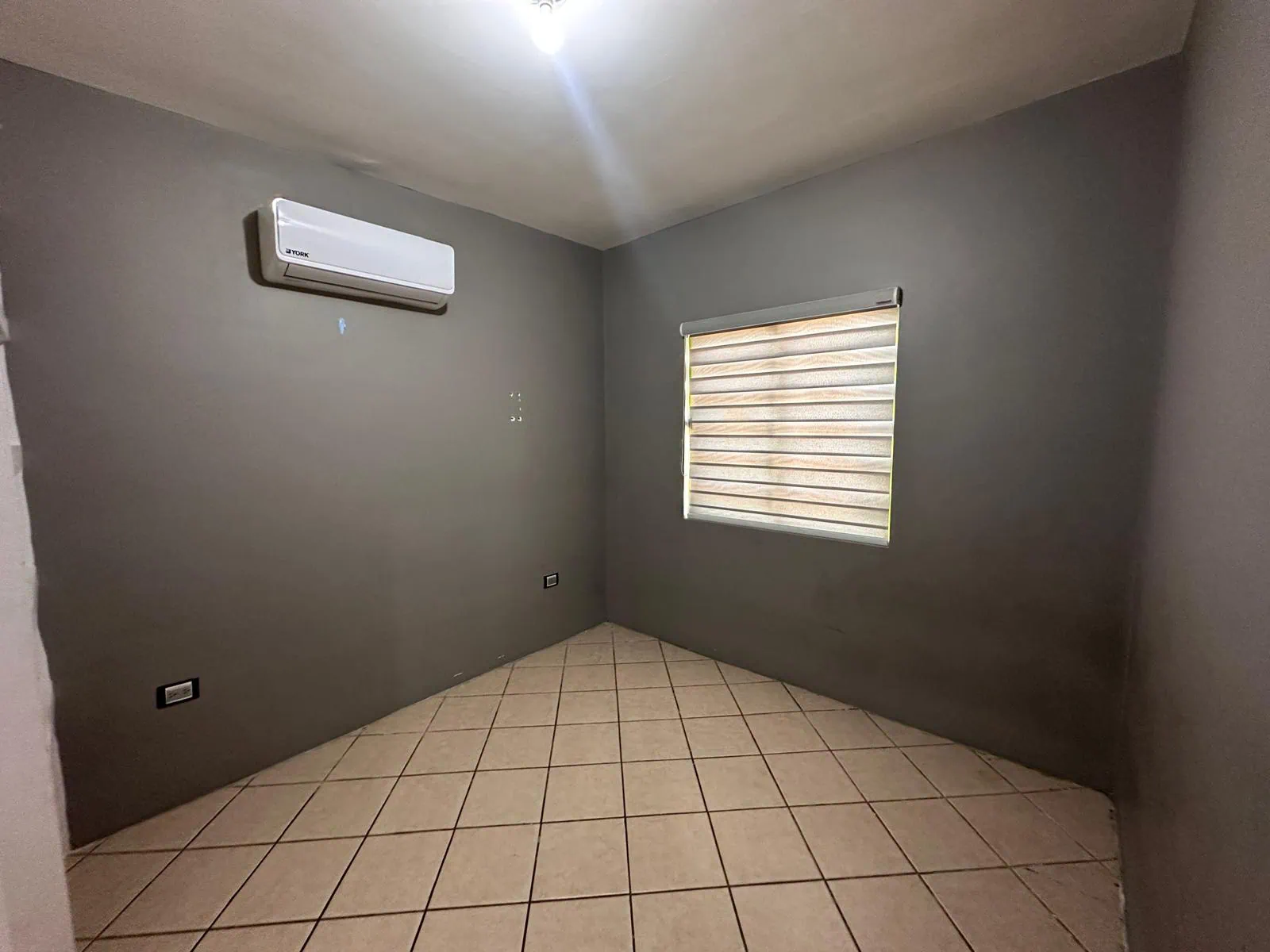 Casa en venta con ampliación en Villa del Roble en Mexicali, B.C.