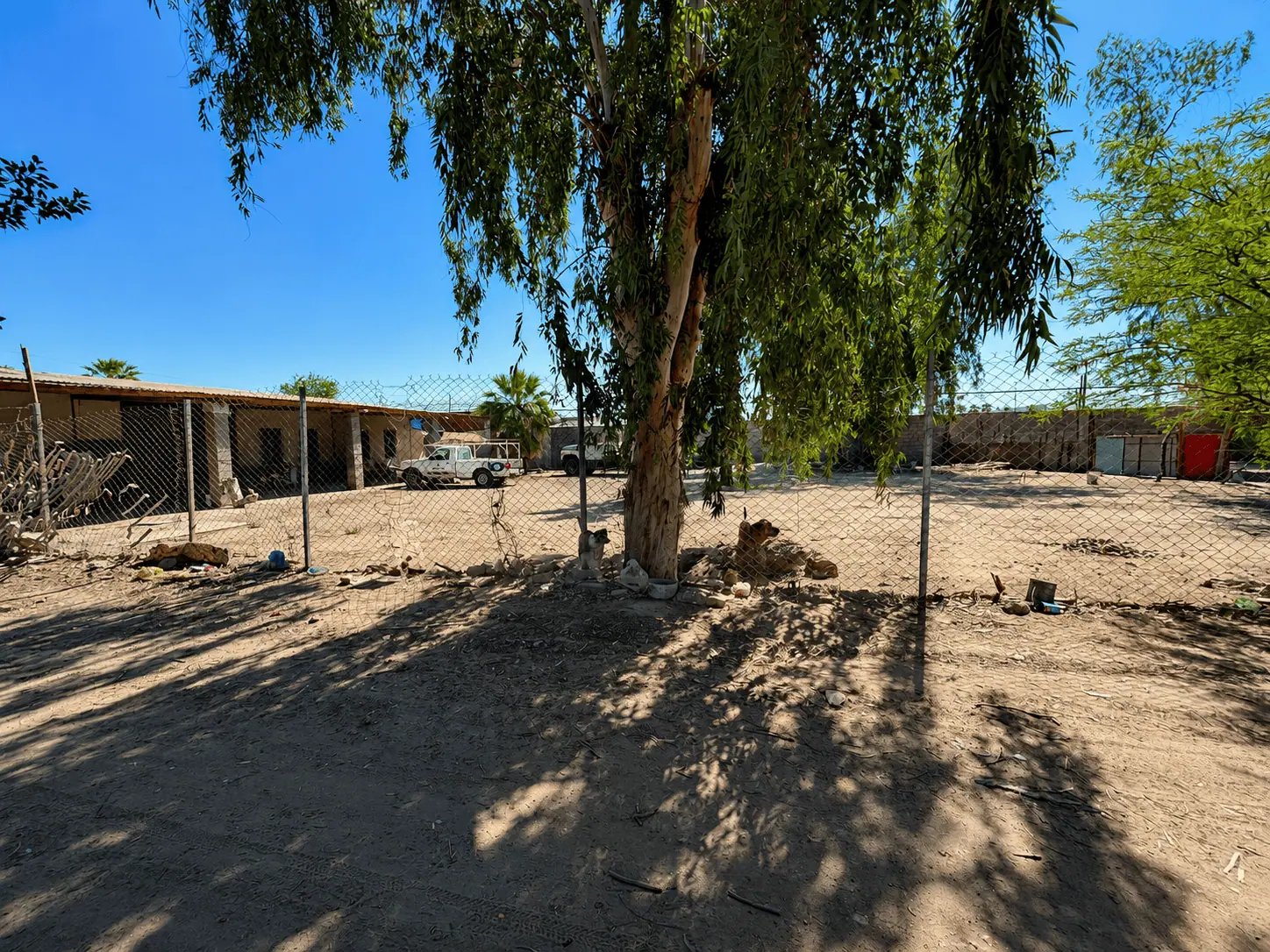 Terreno con Almacén en venta en Colonia Wisteria, Mexicali B.C.