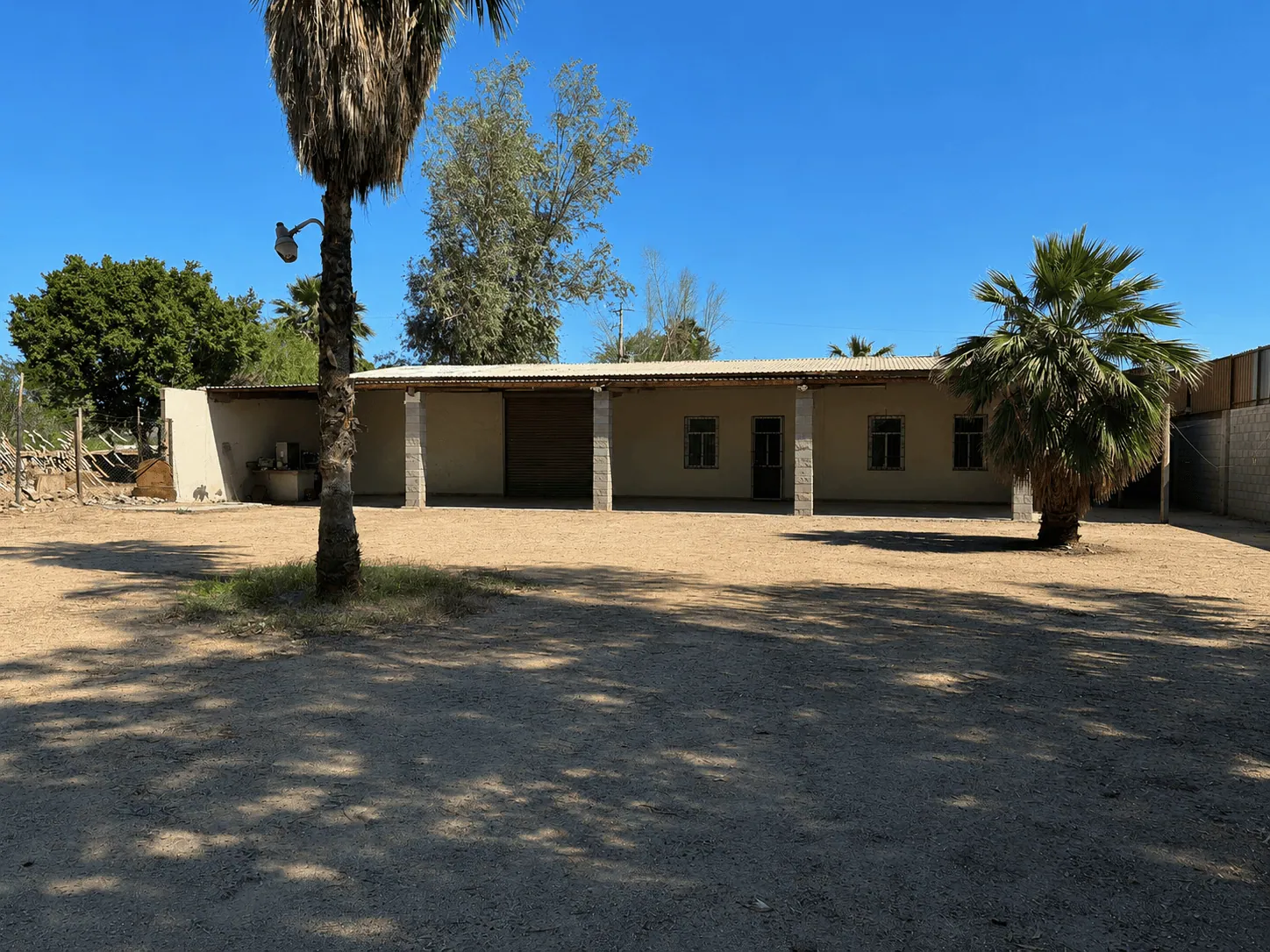 Terreno con Almacén en venta en Colonia Wisteria, Mexicali B.C.