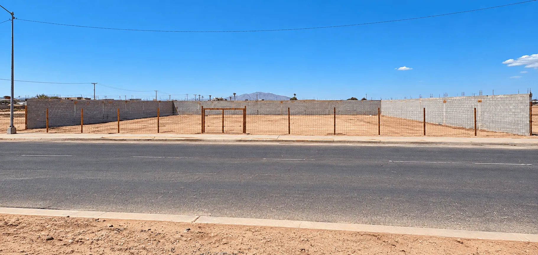 Terreno Comercial en Venta sobre Calzada Manuel Gómez Morín, Mexicali, B.C.