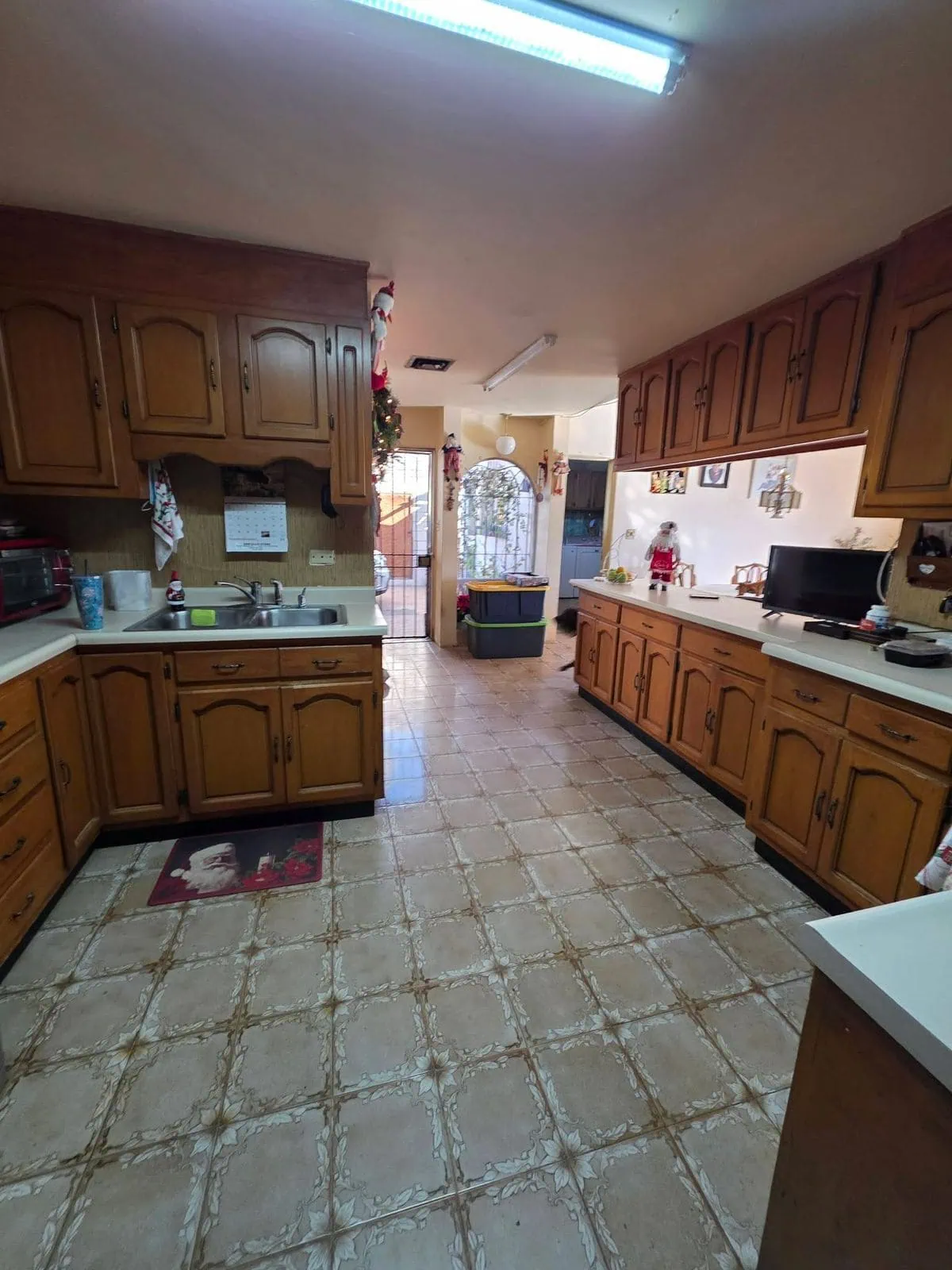 Casa en venta en Jardines del Lago con terreno muy amplio en Mexicali, B.C.