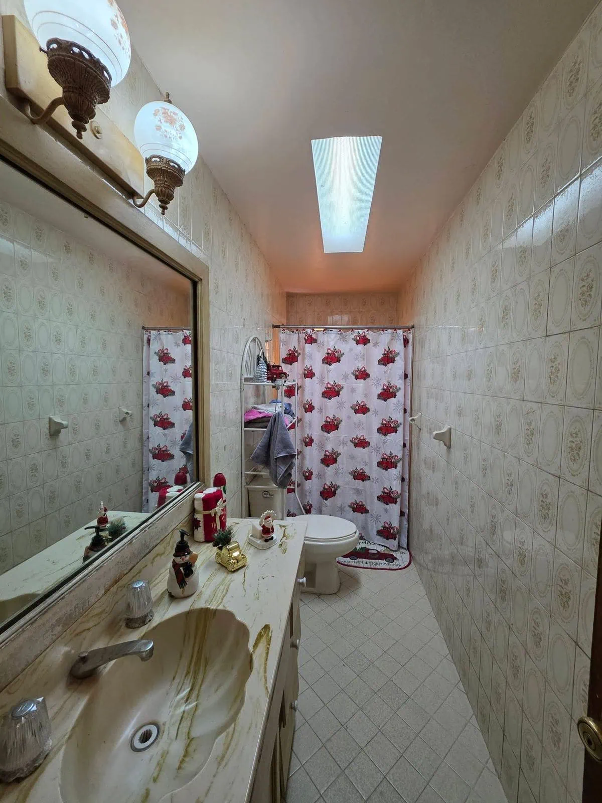 Casa en venta en Jardines del Lago con terreno muy amplio en Mexicali, B.C.